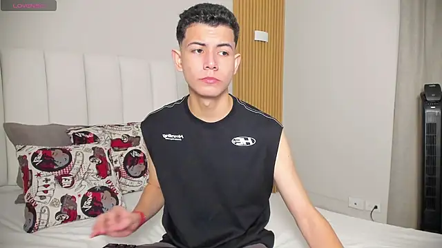 Snapshot of FireGuy_99 chatting on 11-20-25, 01:11 FireGuy 99 online show from 11-20-25, 01:11