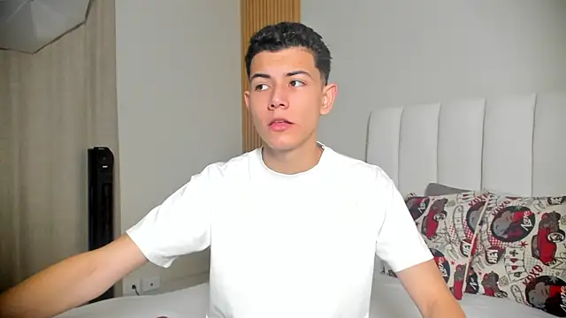 Snapshot of FireGuy_99 chatting on 11-24-25, 01:00 FireGuy 99 online show from 11-24-25, 01:00