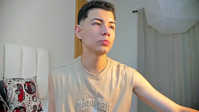 Snapshot of FireGuy_99 chatting on 11-30-25, 01:37 FireGuy 99 online show from 11-30-25, 01:37