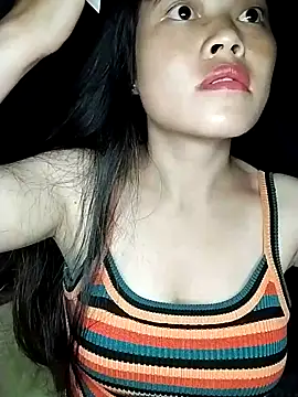 Snapshot of Hani-i chatting on 10-16-25, 08:21 Hani-i online show from 10-16-25, 08:21