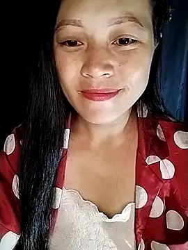 Snapshot of Hani-i chatting on 10-19-25, 02:40 Hani-i online show from 10-19-25, 02:40