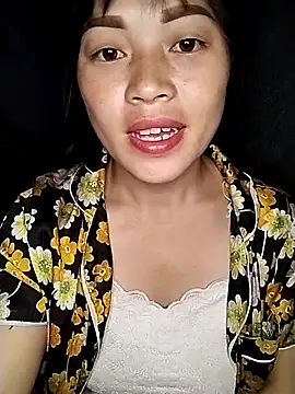 Snapshot of Hani-i chatting on 10-21-25, 06:19 Hani-i online show from 10-21-25, 06:19