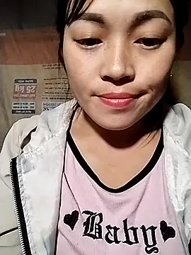 Snapshot of Hani-i chatting on 11-25-25, 01:33 Hani-i online show from 11-25-25, 01:33