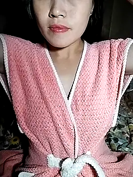 Snapshot of Hani-i chatting on 11-26-25, 12:28 Hani-i online show from 11-26-25, 12:28