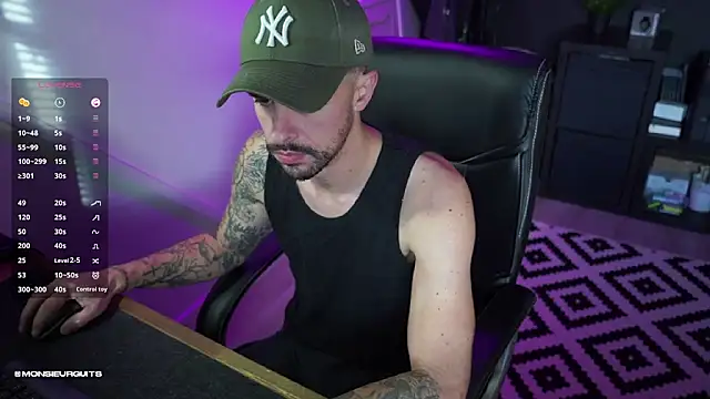 Snapshot of monsieurguitsxxx chatting on 12-05-25, 01:20 monsieurguitsxxx online show from 12-05-25, 01:20