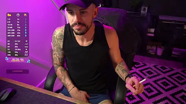 Snapshot of monsieurguitsxxx chatting on 12-15-25, 04:11 monsieurguitsxxx online show from 12-15-25, 04:11