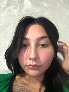 Snapshot of ArielaWet chatting on 10-14-25, 04:52 ArielaWet online show from 10-14-25, 04:52