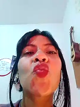 canelaholliwood online show from 10-27-25, 12:09