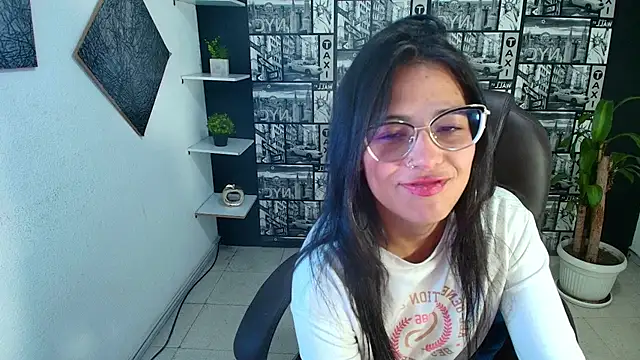 Sub Scarlett online show from 11-17-25, 11:38