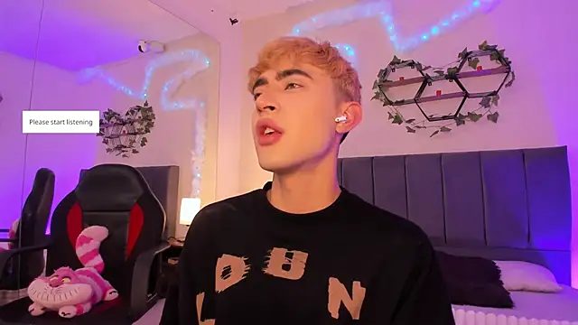 Snapshot of JustinCastiblanco chatting on 11-05-25, 11:21 JustinCastiblanco online show from 11-05-25, 11:21