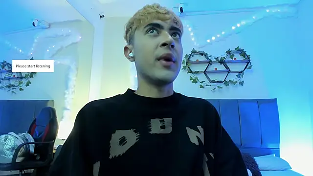 Snapshot of JustinCastiblanco chatting on 11-07-25, 11:21 JustinCastiblanco online show from 11-07-25, 11:21