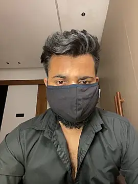 Snapshot of Notme_09 chatting on 10-18-25, 03:46 Notme 09 online show from 10-18-25, 03:46