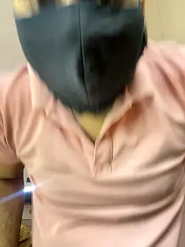 Snapshot of Notme_09 chatting on 10-20-25, 07:53 Notme 09 online show from 10-20-25, 07:53