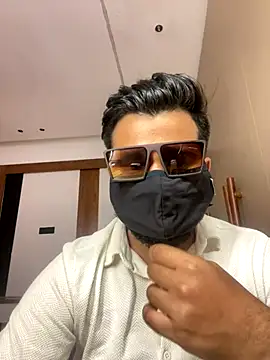 Snapshot of Notme_09 chatting on 10-21-25, 03:46 Notme 09 online show from 10-21-25, 03:46