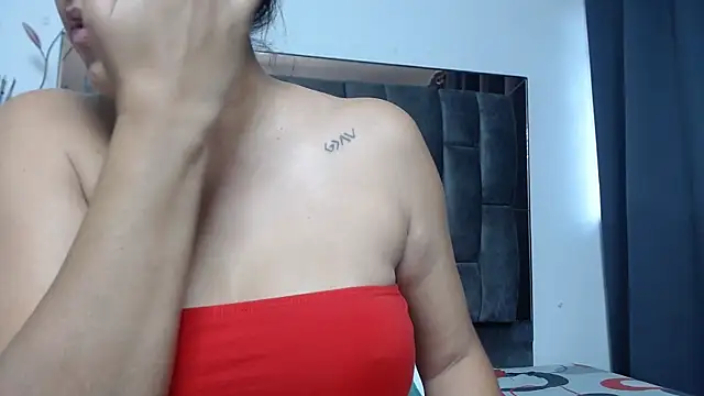 Snapshot of Salmma_Milf chatting on 12-16-25, 11:37 Salmma Milf online show from 12-16-25, 11:37