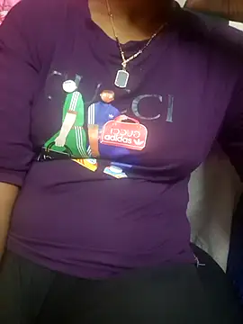Snapshot of tamil-reena chatting on 10-19-25, 06:58 tamil-reena online show from 10-19-25, 06:58