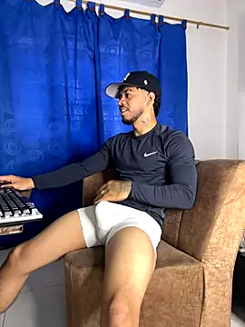 Kylian Alessandro online show from 10-31-25, 11:55