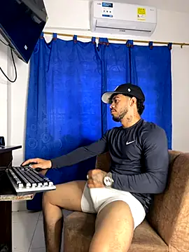 Kylian Alessandro online show from 11-02-25, 06:32