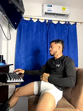 Kylian Alessandro online show from 11-13-25, 06:34