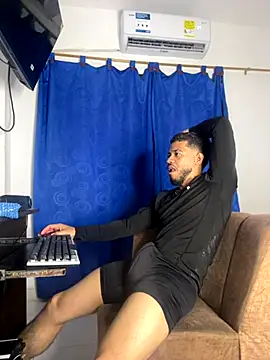 Kylian Alessandro online show from 12-03-25, 06:43