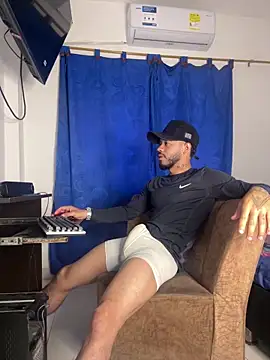 Kylian Alessandro online show from 01-06-26, 12:20