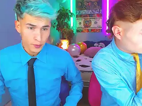 Snapshot of Latin_boysxxxx chatting on 10-19-25, 10:32 Latin boysxxxx online show from 10-19-25, 10:32