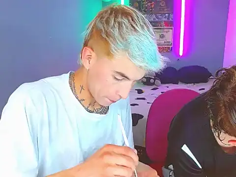 Snapshot of Latin_boysxxxx chatting on 10-27-25, 02:59 Latin boysxxxx online show from 10-27-25, 02:59