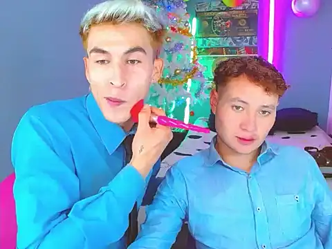 Snapshot of Latin_boysxxxx chatting on 11-04-25, 03:49 Latin boysxxxx online show from 11-04-25, 03:49