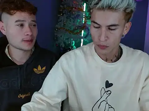 Snapshot of Latin_boysxxxx chatting on 11-05-25, 06:57 Latin boysxxxx online show from 11-05-25, 06:57