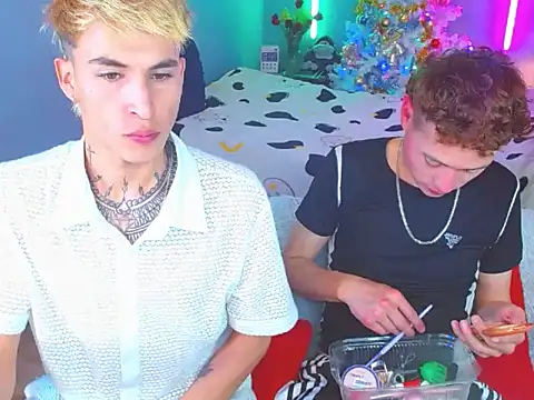 Snapshot of Latin_boysxxxx chatting on 11-27-25, 04:14 Latin boysxxxx online show from 11-27-25, 04:14