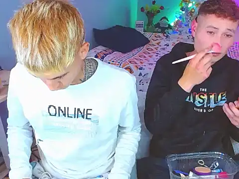 Snapshot of Latin_boysxxxx chatting on 11-29-25, 02:36 Latin boysxxxx online show from 11-29-25, 02:36