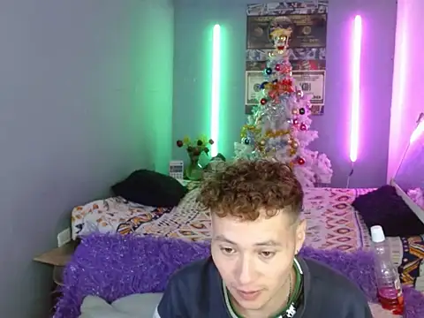 Snapshot of Latin_boysxxxx chatting on 11-30-25, 09:52 Latin boysxxxx online show from 11-30-25, 09:52