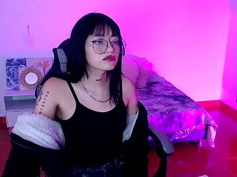 Snapshot of Isabella__666 chatting on 11-24-25, 04:12 Isabella 666 online show from 11-24-25, 04:12