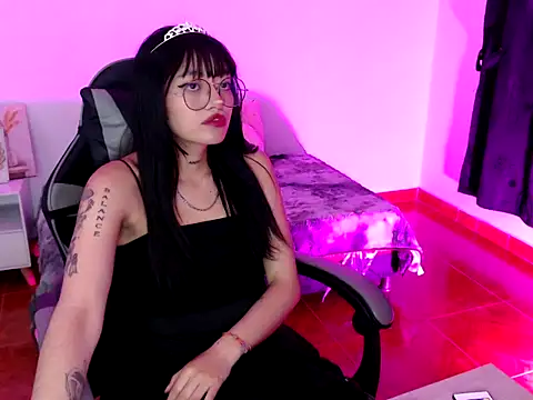 Snapshot of Isabella__666 chatting on 11-28-25, 04:15 Isabella 666 online show from 11-28-25, 04:15