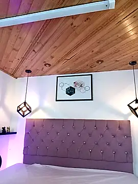 Snapshot of Arianaa_Toro chatting on 10-23-25, 01:32 Arianaa Toro online show from 10-23-25, 01:32