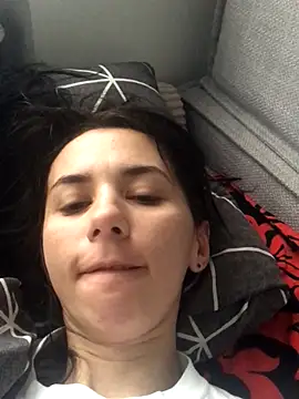 Snapshot of oliviya_mur chatting on 10-19-25, 08:37 oliviya mur online show from 10-19-25, 08:37