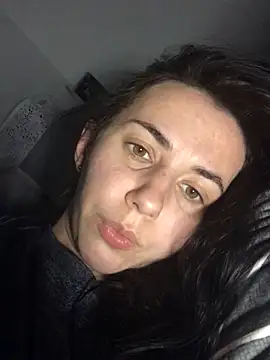 Snapshot of oliviya_mur chatting on 11-08-25, 10:19 oliviya mur online show from 11-08-25, 10:19