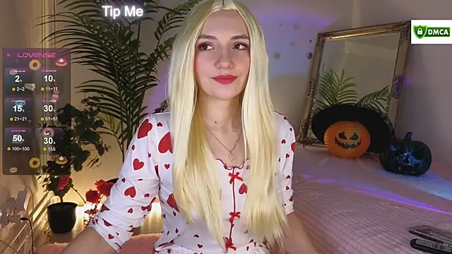 Snapshot of cute_cake chatting on 10-26-25, 09:48 cute cake online show from 10-26-25, 09:48