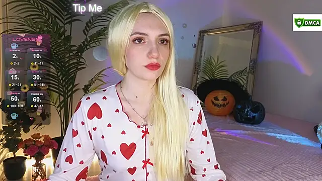 Snapshot of cute_cake chatting on 10-28-25, 12:41 cute cake online show from 10-28-25, 12:41