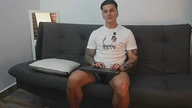 Dominick walker online show from 10-31-25, 11:39