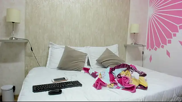 Snapshot of Diosadelchat chatting on 10-19-25, 02:45 Diosadelchat online show from 10-19-25, 02:45