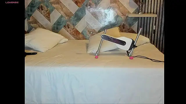 Snapshot of Diosadelchat chatting on 10-28-25, 03:32 Diosadelchat online show from 10-28-25, 03:32