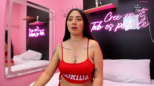 JuliethCruz  online show from 11-19-25, 05:02