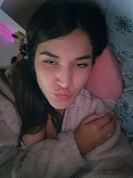Snapshot of Gigihairy chatting on 10-18-25, 01:41 Gigihairy online show from 10-18-25, 01:41