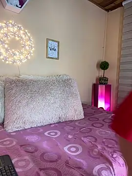 Snapshot of Meggie_ chatting on 11-14-25, 11:46 Meggie online show from 11-14-25, 11:46