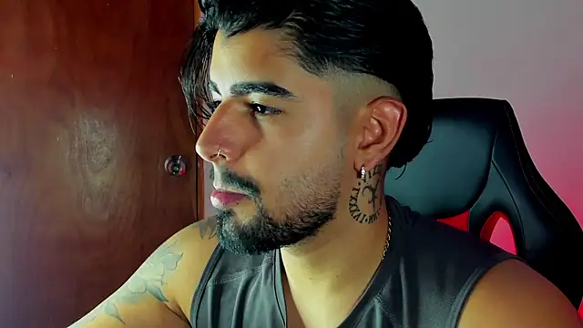 maximo black  online show from 10-28-25, 07:38