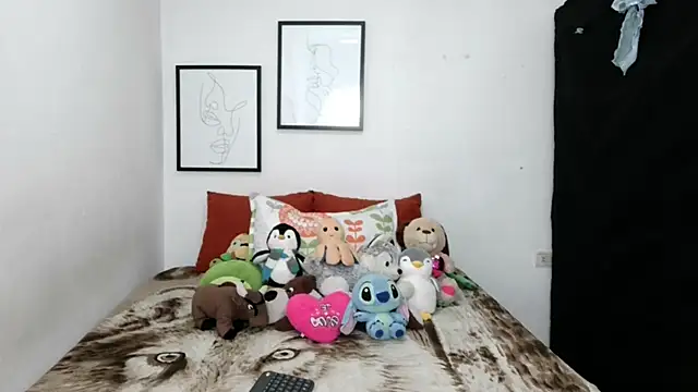 Snapshot of Gabi_Rodriguez1 chatting on 10-30-25, 02:51 Gabi Rodriguez1 online show from 10-30-25, 02:51