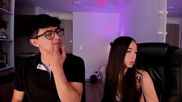 Mikeyvioleta  online show from 12-21-25, 06:37