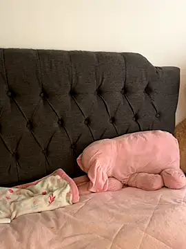 Snapshot of MiaSofia__ chatting on 10-27-25, 08:02 MiaSofia online show from 10-27-25, 08:02