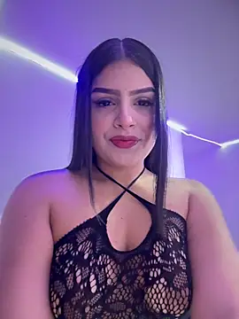 Snapshot of Lucianacuoper chatting on 10-29-25, 03:53 Lucianacuoper online show from 10-29-25, 03:53